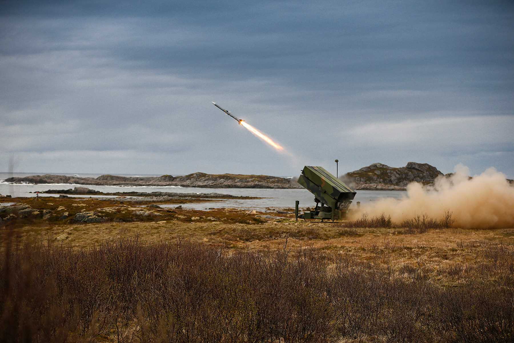 Il Canada acquisterà una batteria di sistemi missilistici terra-aria NASAMS per l'Ucraina Il Canada acquisterà una batteria di sistemi missilistici terra-aria NASAMS per l'Ucraina