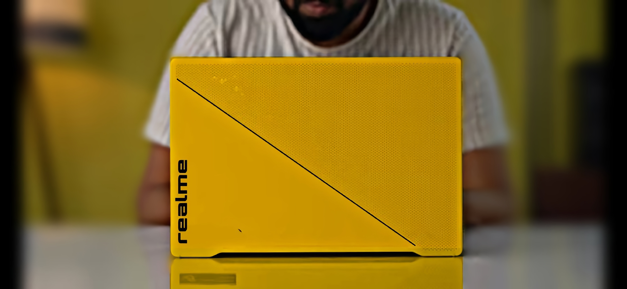 Concorrente RedmiBook: Realme prevede di presentare il suo primo laptop quest'anno Concorrente RedmiBook: Realme prevede di presentare il suo primo laptop quest'anno