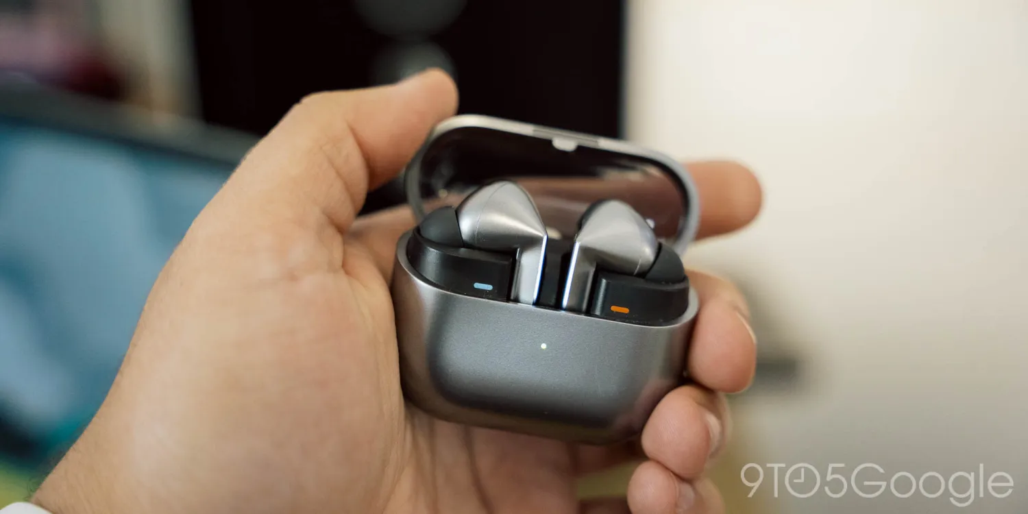 Samsung esplora gli innovativi Galaxy Buds con fotocamera: cosa significa per gli utenti? Samsung sta sperimentando l'idea di integrare le fotocamere nei Galaxy Buds