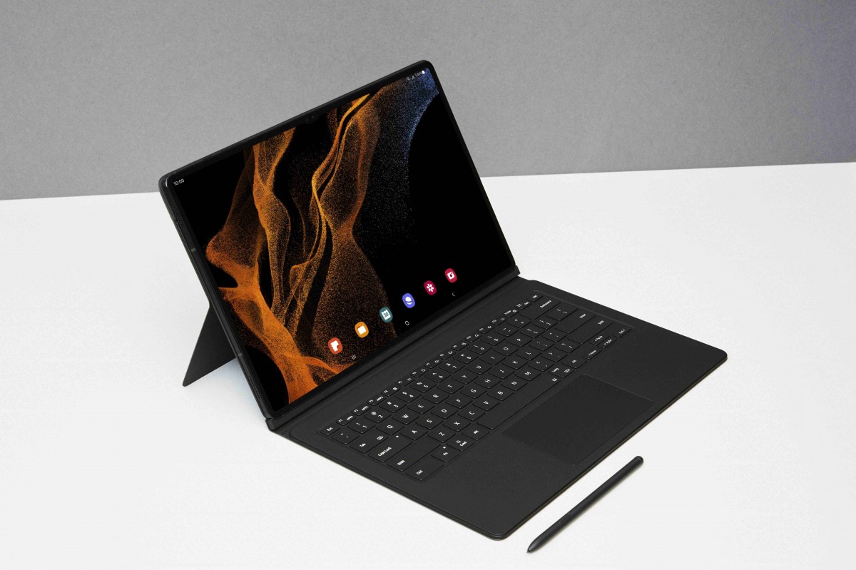 Samsung Galaxy Tab S8 Ultra - Snapdragon 8 Gen1, schermo dentellato da 14,6", doppia fotocamera, batteria da 11200 mAh a partire da $ 1.100 Samsung Galaxy Tab S8 Ultra - Snapdragon 8 Gen1, schermo dentellato da 14,6", doppia fotocamera, batteria da 11200 mAh a partire da $ 1.100