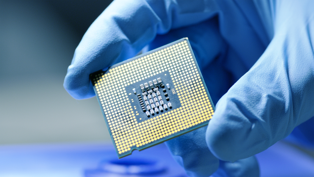 Gli Stati Uniti hanno ampliato le restrizioni sulle esportazioni di chip in Cina, facendo crollare le azioni delle società cinesi, tra cui SMIC, Alibaba e Tencent. Gli Stati Uniti hanno ampliato le restrizioni sulle esportazioni di chip in Cina, facendo crollare le azioni delle società cinesi, tra cui SMIC, Alibaba e Tencent.