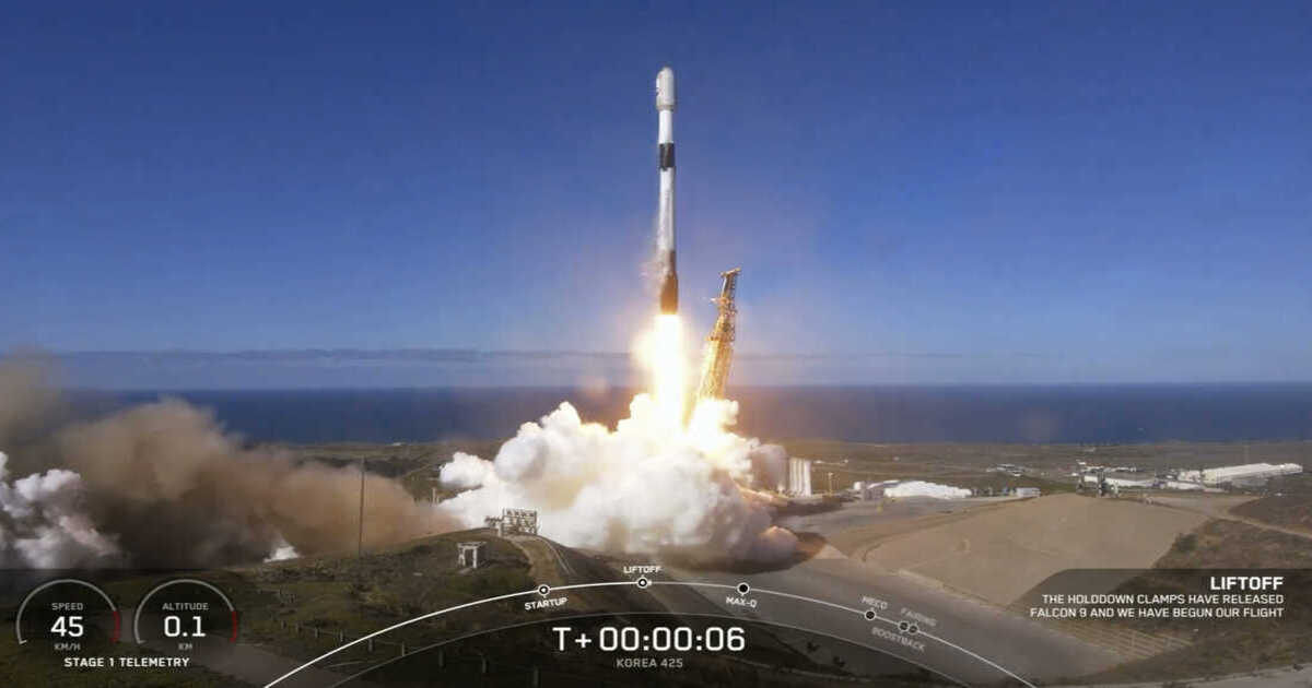La Corea del Sud lancia un satellite di ricognizione in un contesto di deterioramento della situazione con il vicino settentrionale La Corea del Sud lancia un satellite di ricognizione in un contesto di deterioramento della situazione con il vicino settentrionale