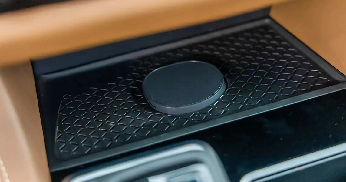 Evoluzione della ricarica: Qi2 alimenta i veicoli Nissan