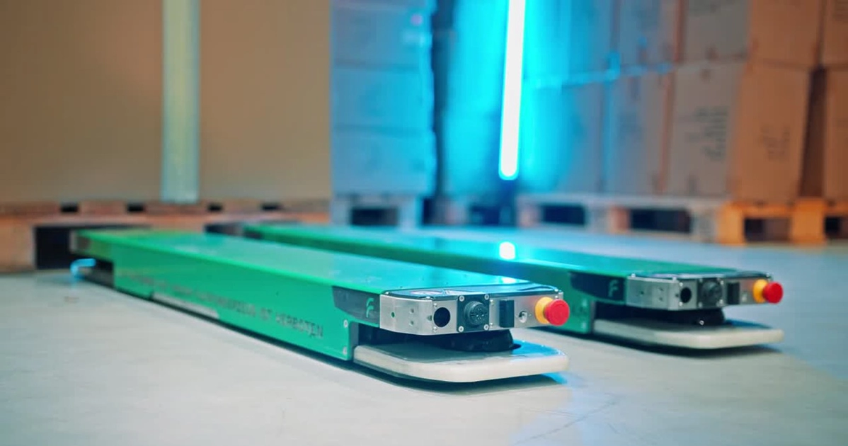 Intralogistica del Futuro: Immagini Impressionanti dei Robot Carrelli Filics Units Innovative Rilasciate