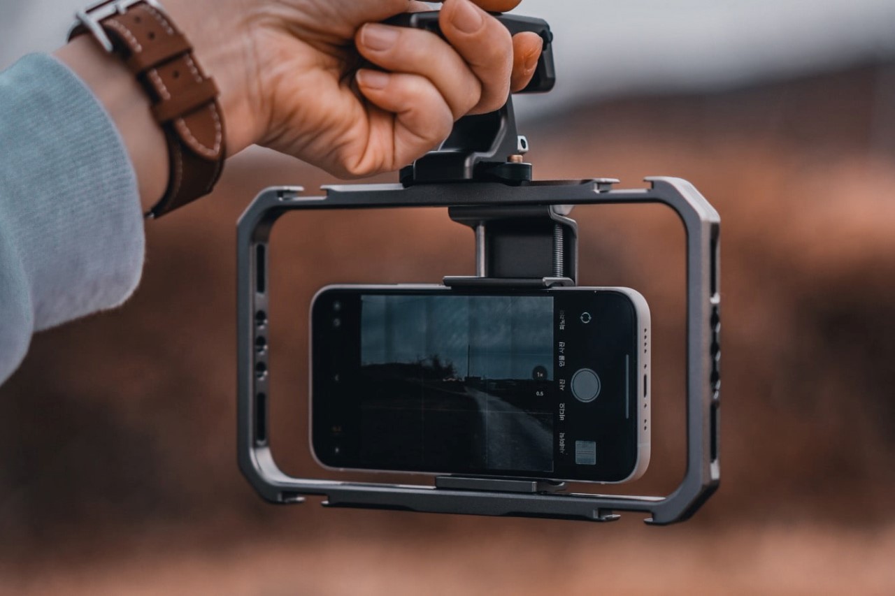 Trasforma il tuo iPhone in una configurazione professionale per la realizzazione di film con questo telefono modulare-7