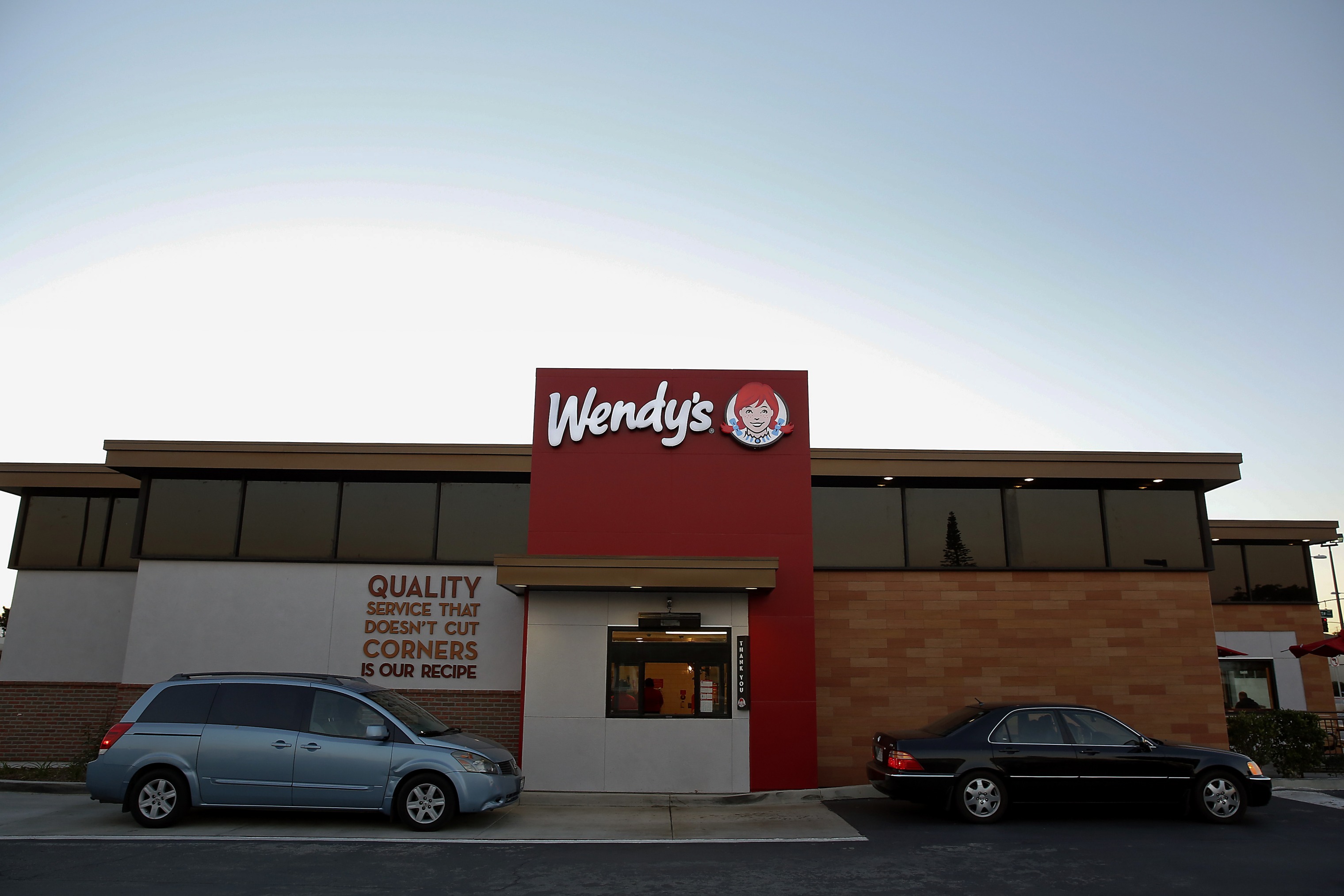 Wendy's sta testando un chatbot dotato di intelligenza artificiale per prendere gli ordini al ristorante Wendy's sta testando un chatbot dotato di intelligenza artificiale per prendere gli ordini al ristorante