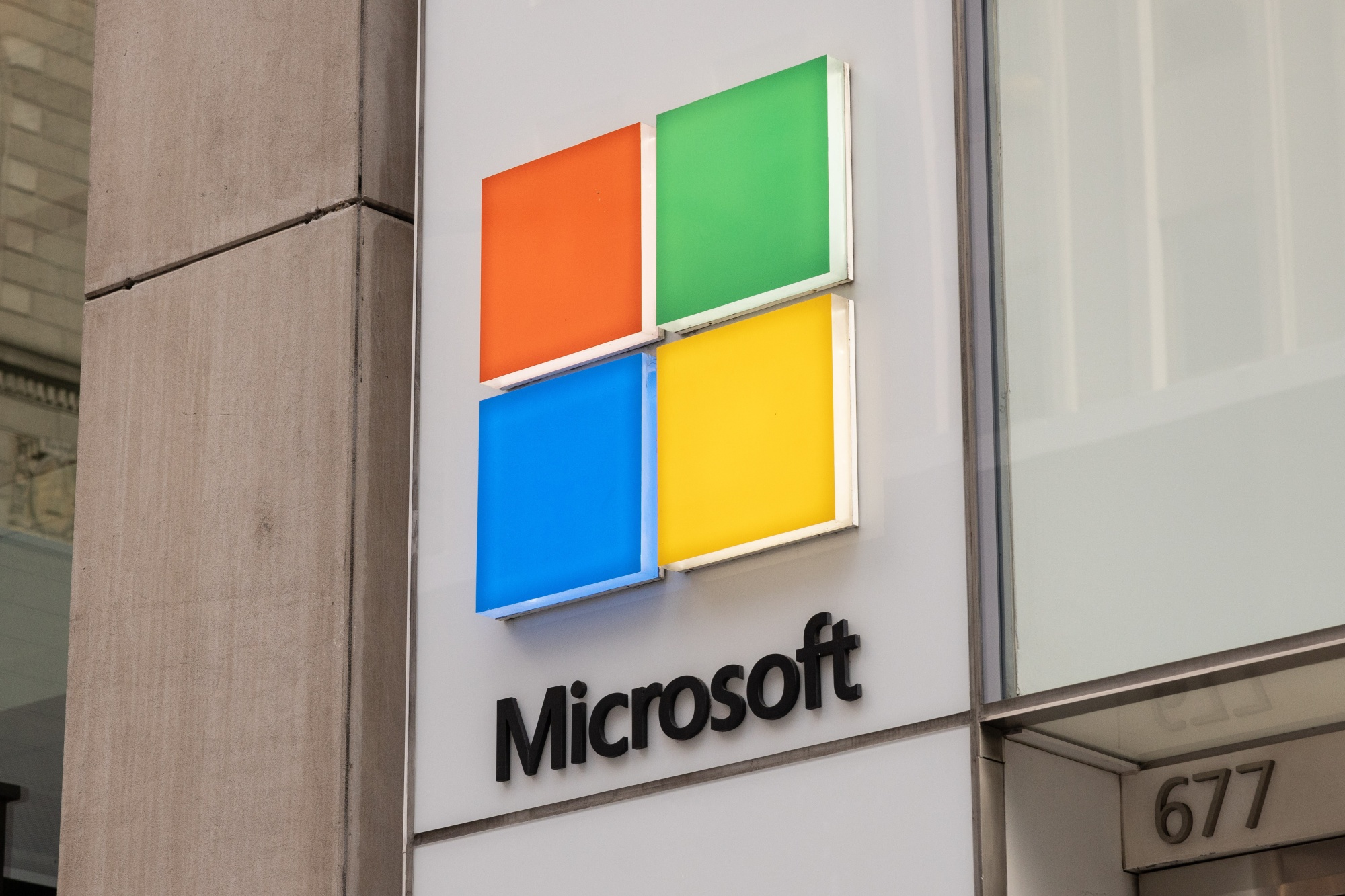 Microsoft ha negoziato il primo contratto sindacale che regola l'uso dell'IA Microsoft ha negoziato il primo contratto sindacale che regola l'uso dell'IA
