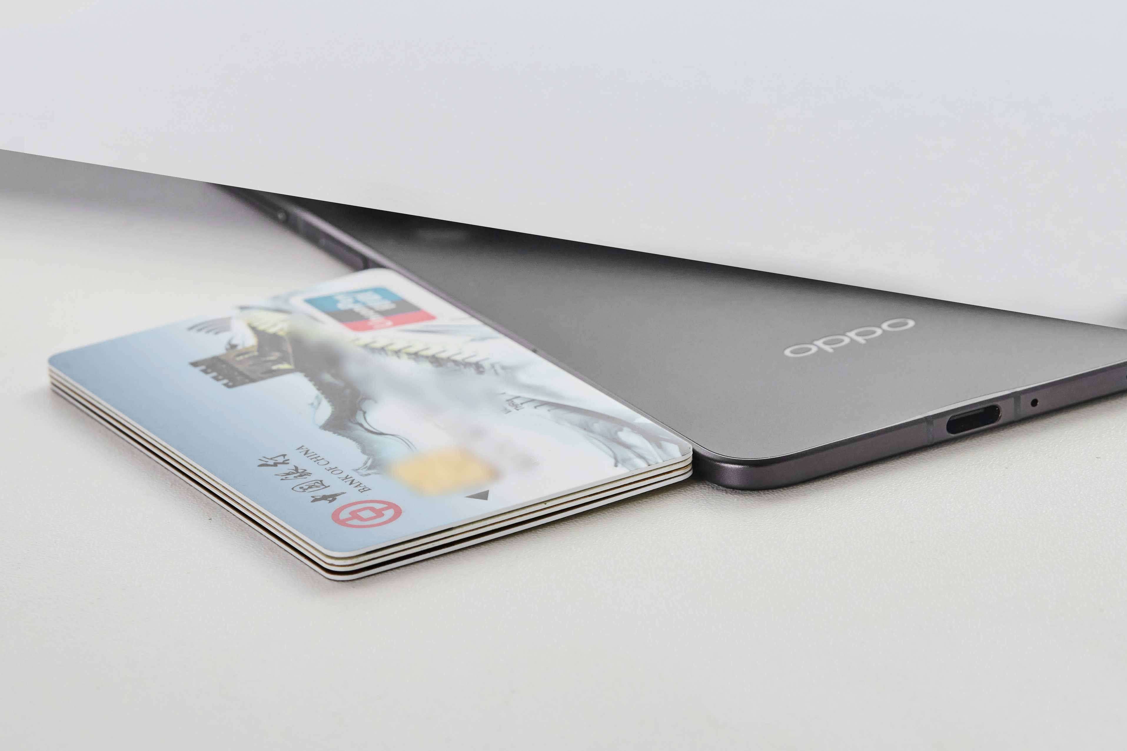 Oppo Find N5 dal design sottile Oppo Find N5 dal design sottile