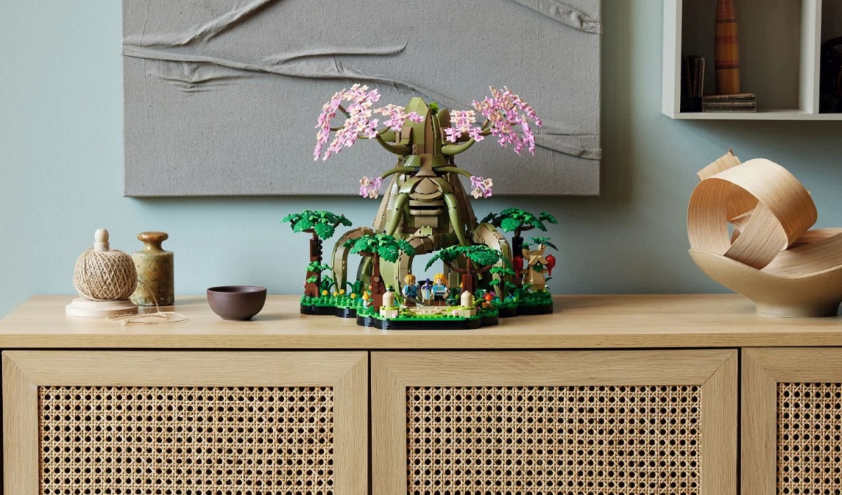 In un'interessante collaborazione tra Nintendo e LEGO, è stato annunciato il primo costruttore a tema The Legend of Zelda che permetterà di assemblare due varianti del Grande Albero di Deku. In un'interessante collaborazione tra Nintendo e LEGO, è stato annunciato il primo costruttore a tema The Legend of Zelda che permetterà di assemblare due varianti del Grande Albero di Deku.