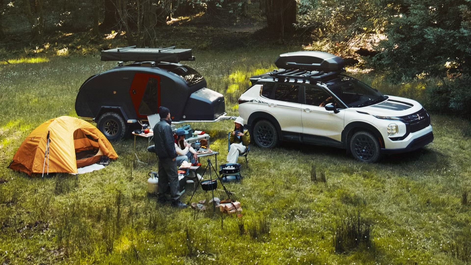 Mitsubishi Outlander 2025 Trail Edition con accenti neri