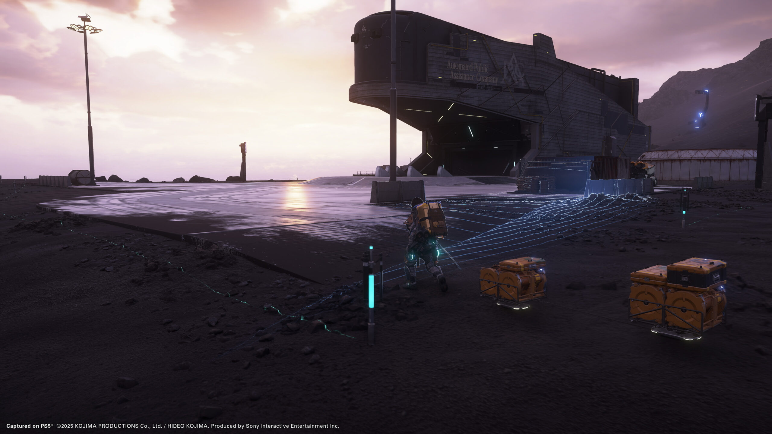 Screenshot con nuovi personaggi misteriosi in Death Stranding 2 Screenshot con nuovi personaggi misteriosi in Death Stranding 2