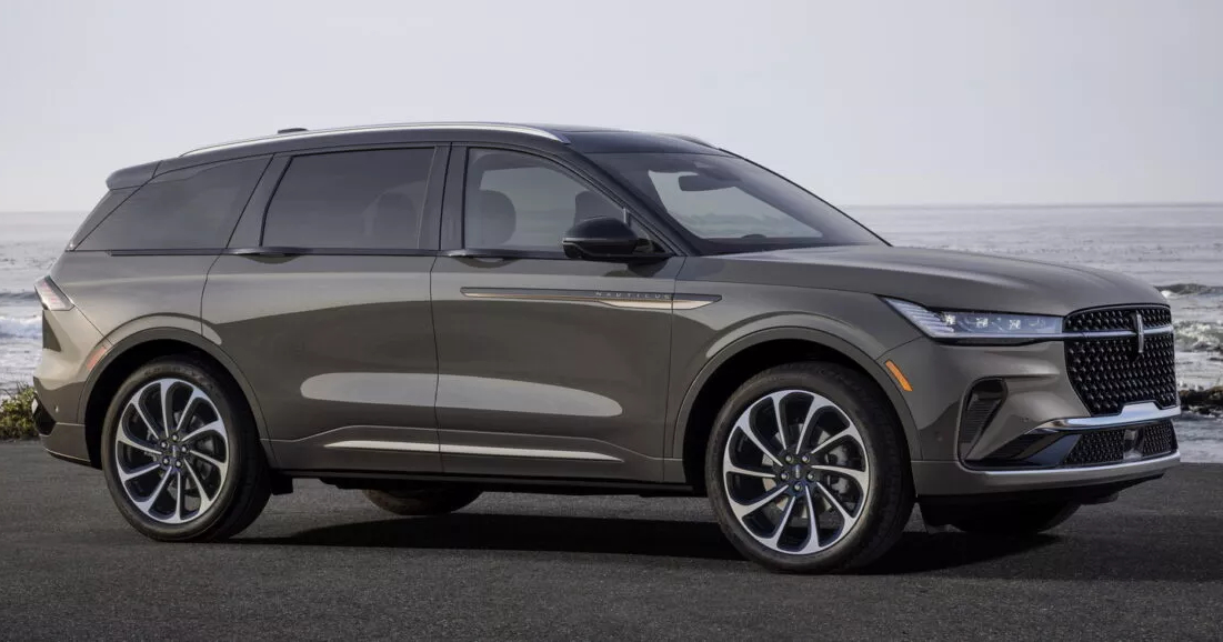 Nuovi interni del Lincoln Nautilus 2024 1