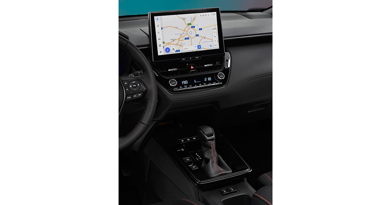 Esterno della Toyota Corolla Cross GR Sport con tetto nero