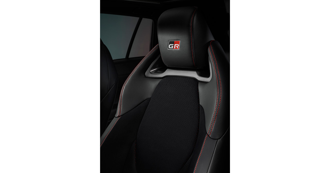 Stile sportivo della Toyota Corolla Cross GR Sport