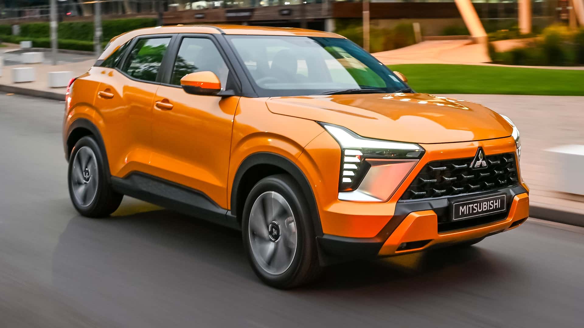2025 Mitsubishi Outlander Sport - vista laterale