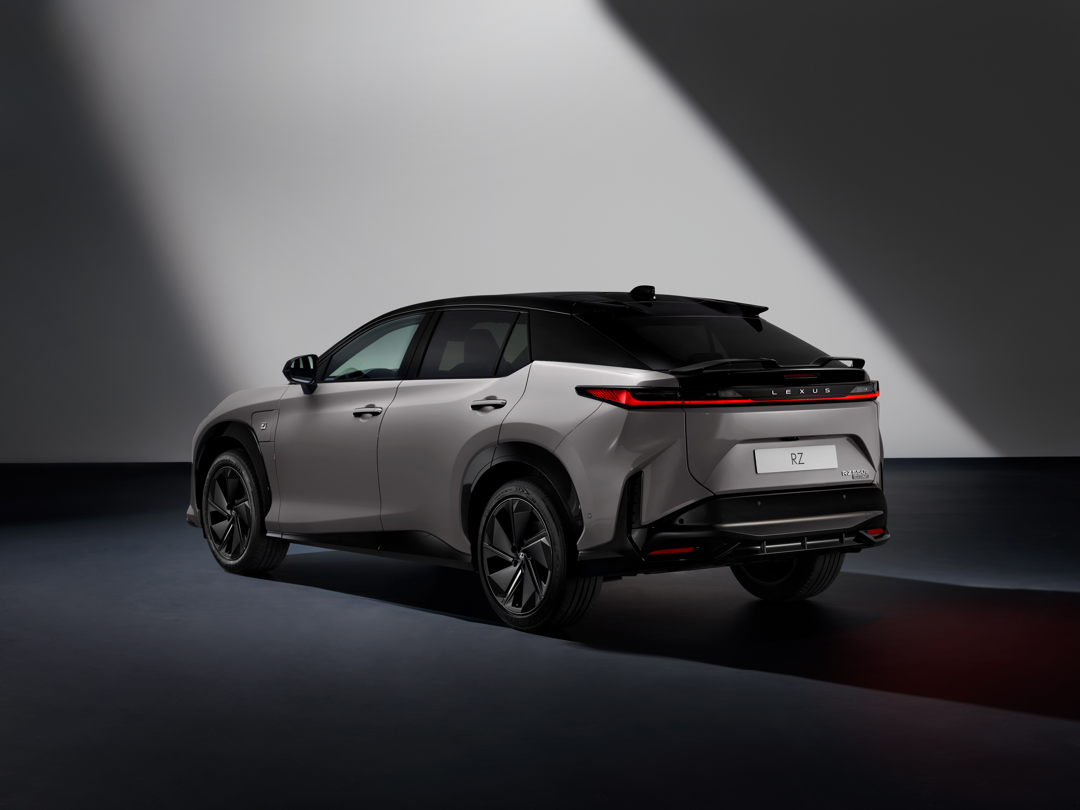 La rinnovata Lexus RZ 2025 - immagine 2