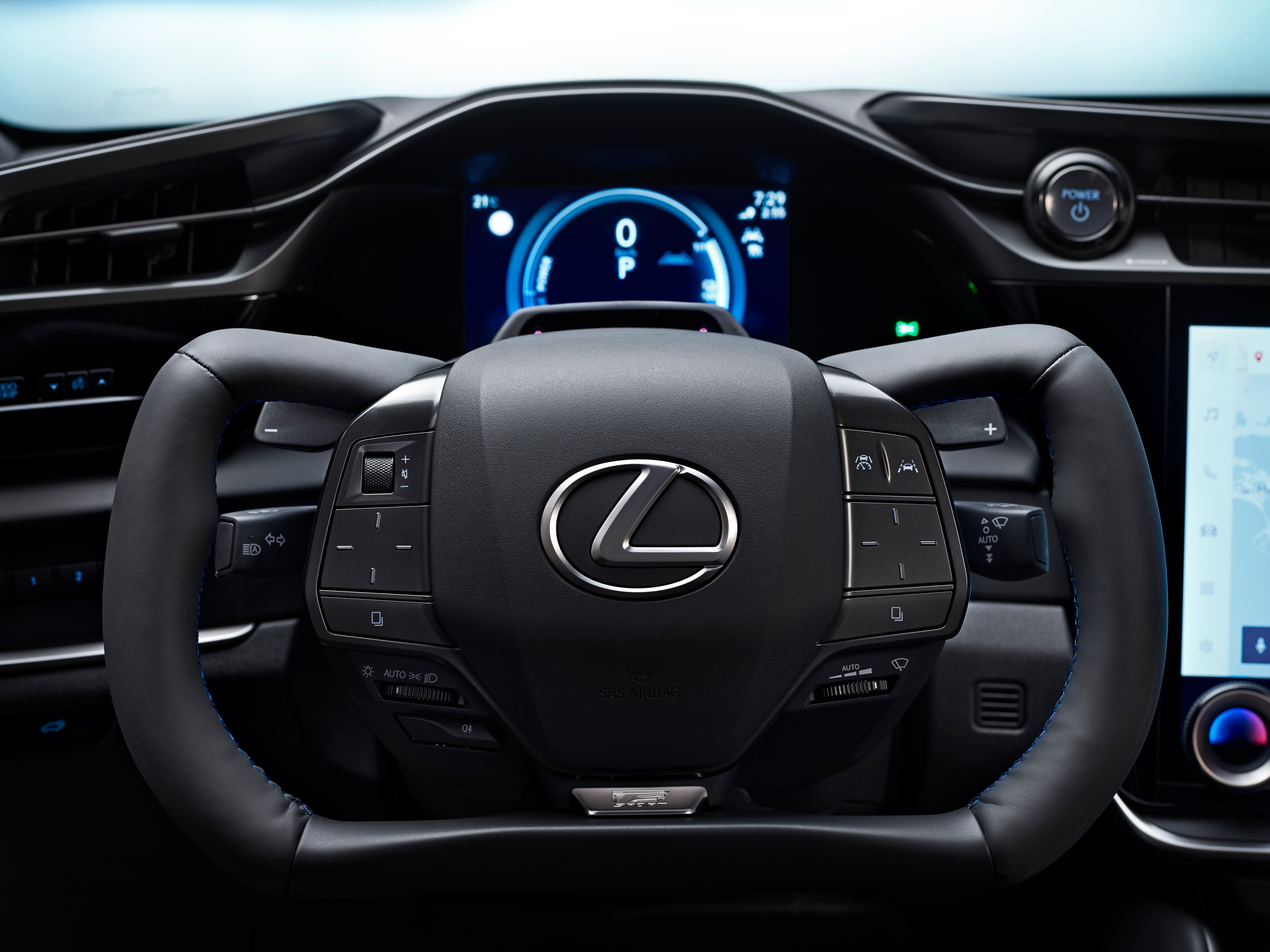 Gli interni aggiornati della Lexus RZ 2025 - immagine 3
