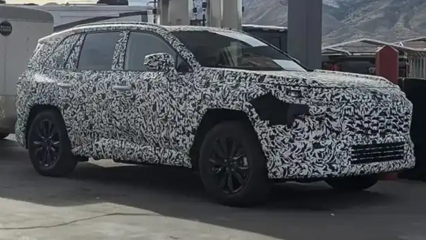 Si ritiene che il prototipo sia la Toyota RAV4 (2026)