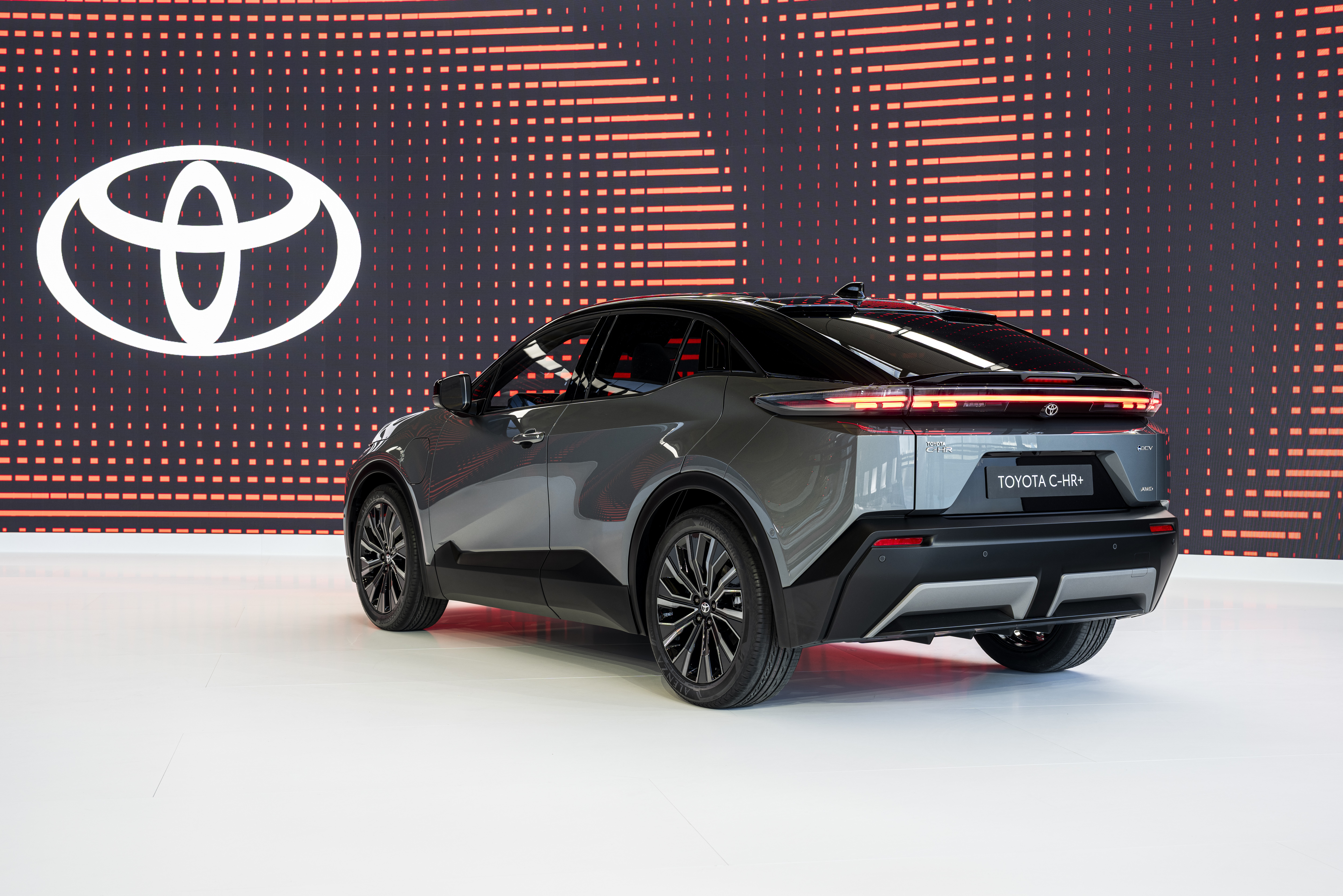 Dinamica del Toyota C-HR+ Dinamica del Toyota C-HR+