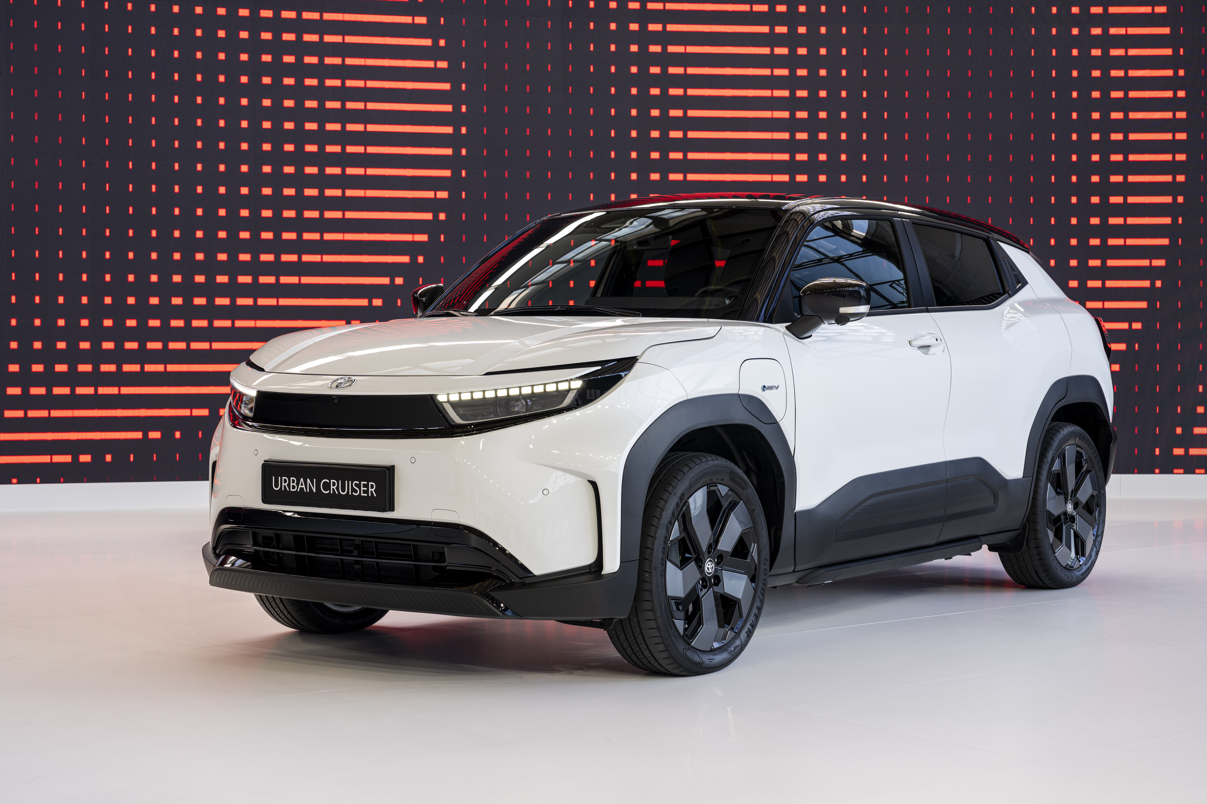 Toyota Urban Cruiser 2025 esterno - vista anteriore Toyota Urban Cruiser 2025 esterno - vista anteriore