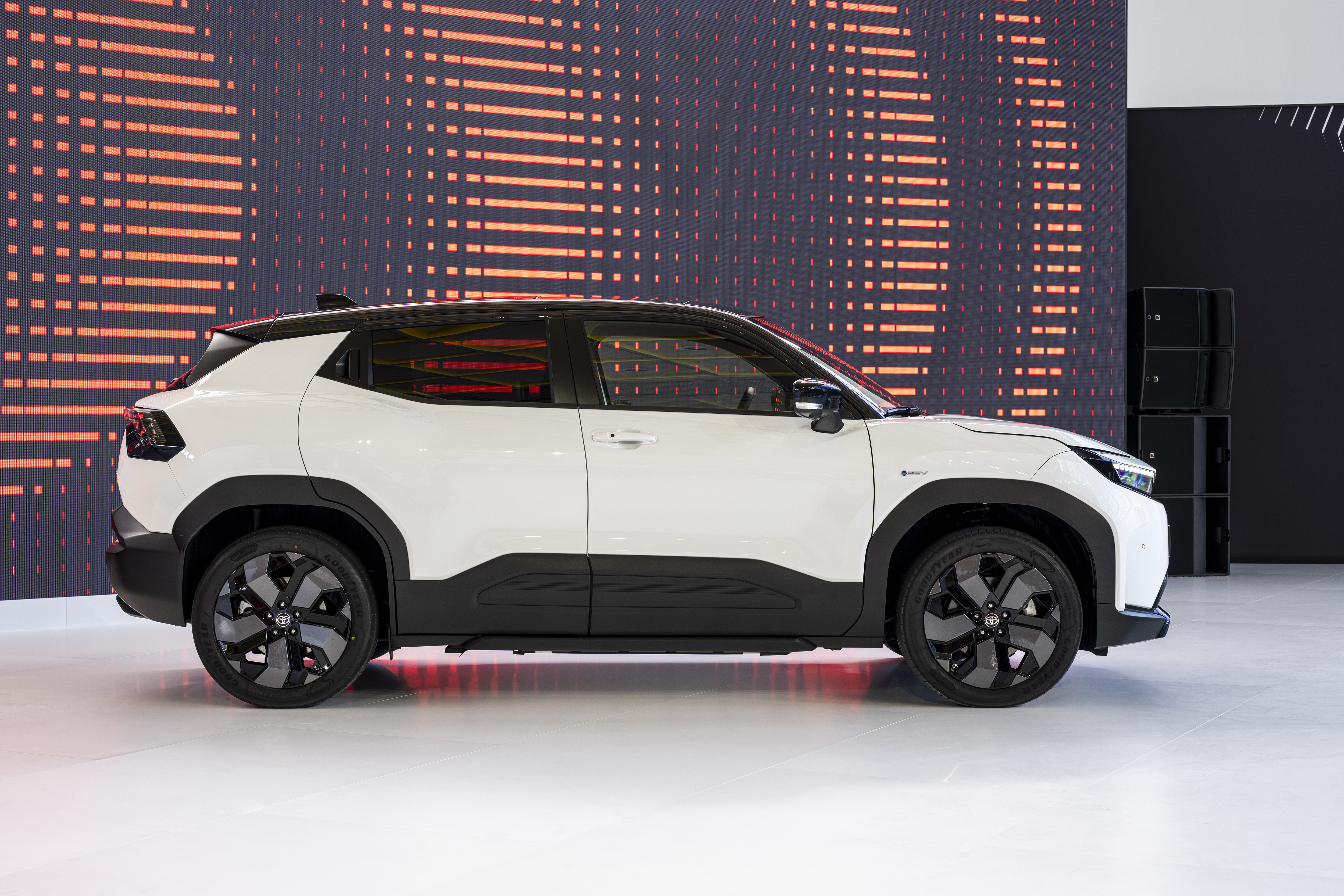 Toyota Urban Cruiser 2025 esterno - vista posteriore Toyota Urban Cruiser 2025 esterno - vista posteriore