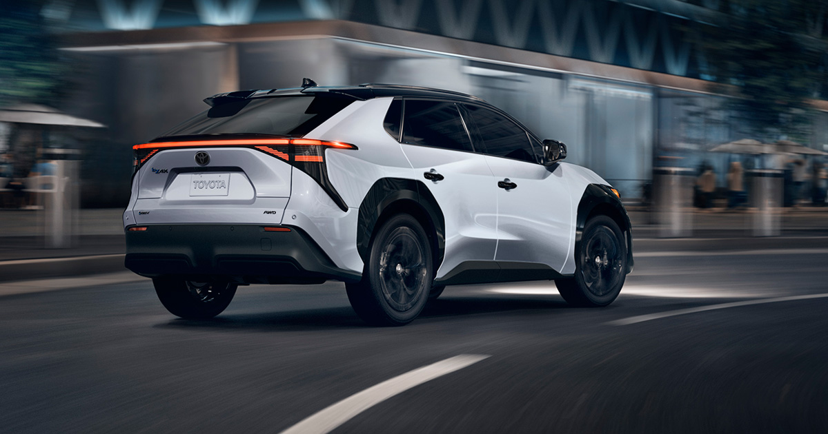 2025 Toyota bZ4X Nightshade Edition - Perla Wind Chill - Vista anteriore