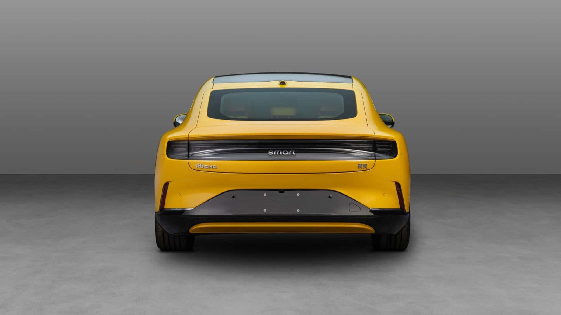Vista posteriore della berlina Smart #6