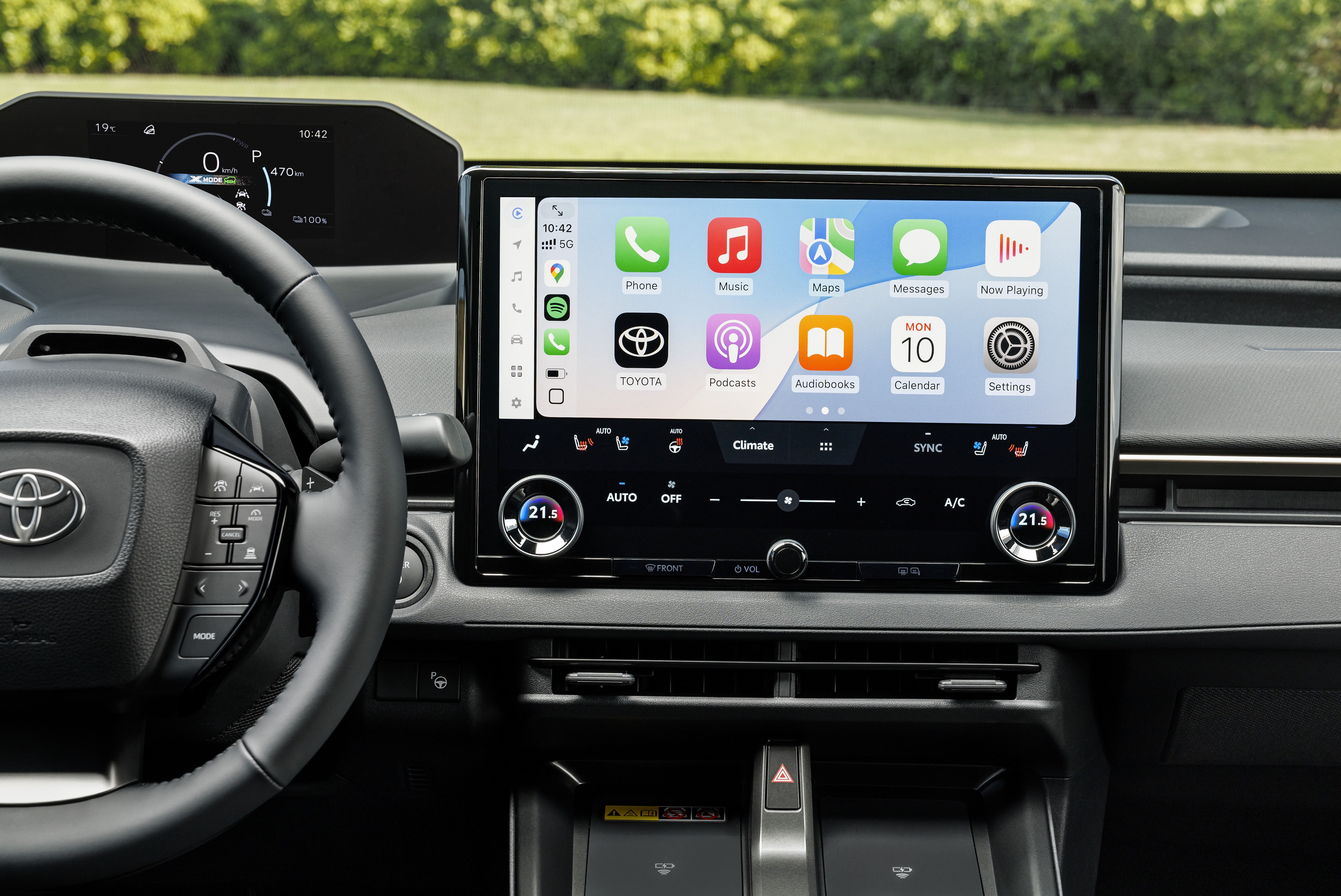 Consolle centrale del 2026 Toyota bZ4X con comandi moderni