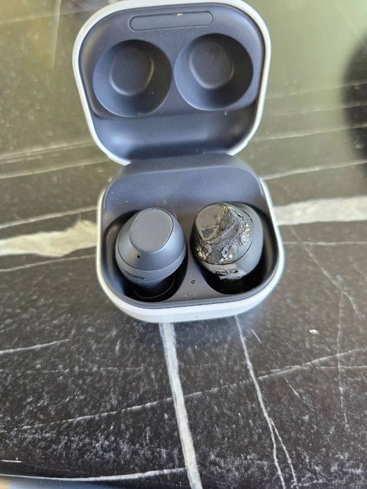 Inoltre, un'altra fobia: le nuove cuffie Galaxy Buds FE di Samsung sono esplose nelle orecchie di una ragazza, privandola dell'udito.-3 Inoltre, un'altra fobia: le nuove cuffie Galaxy Buds FE di Samsung sono esplose nelle orecchie di una ragazza, privandola dell'udito.-3