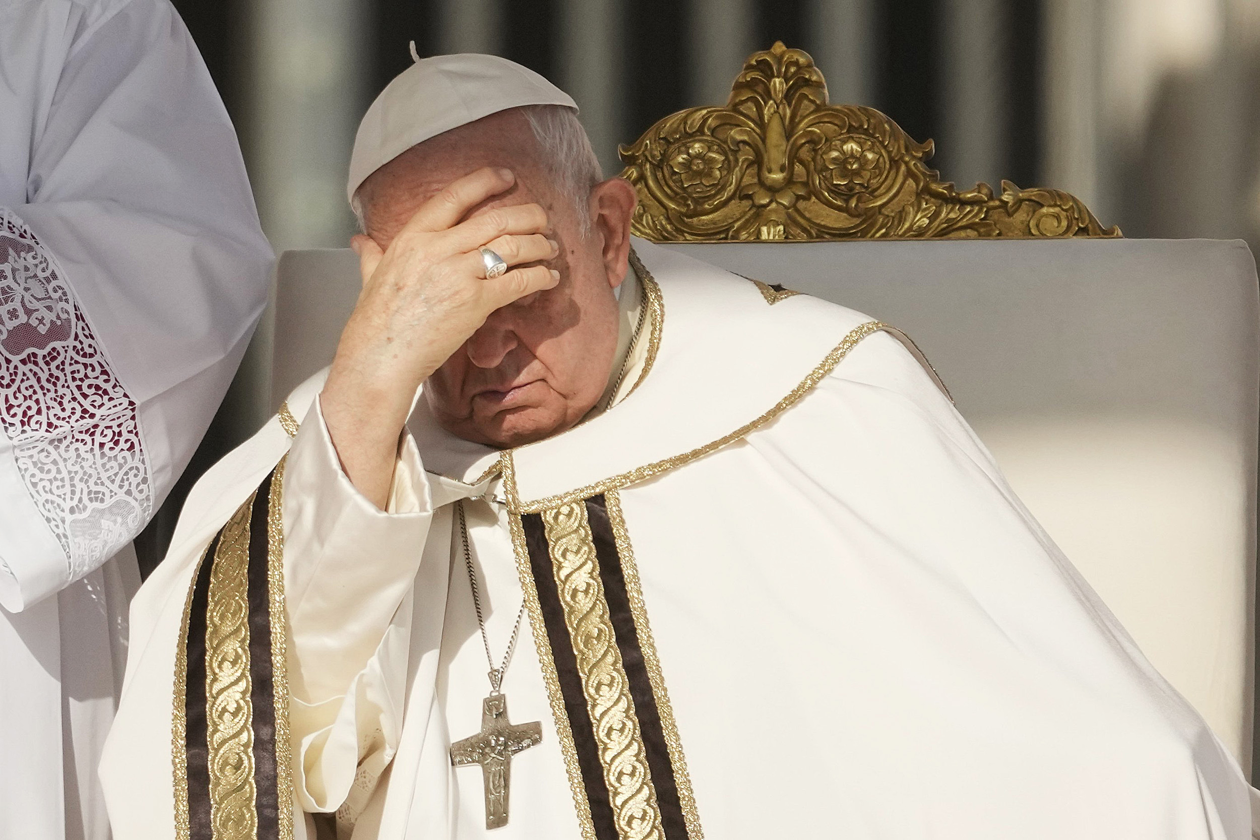 Il Papa esorta a regolamentare l'intelligenza artificiale e le armi autonome Il Papa esorta a regolamentare l'intelligenza artificiale e le armi autonome