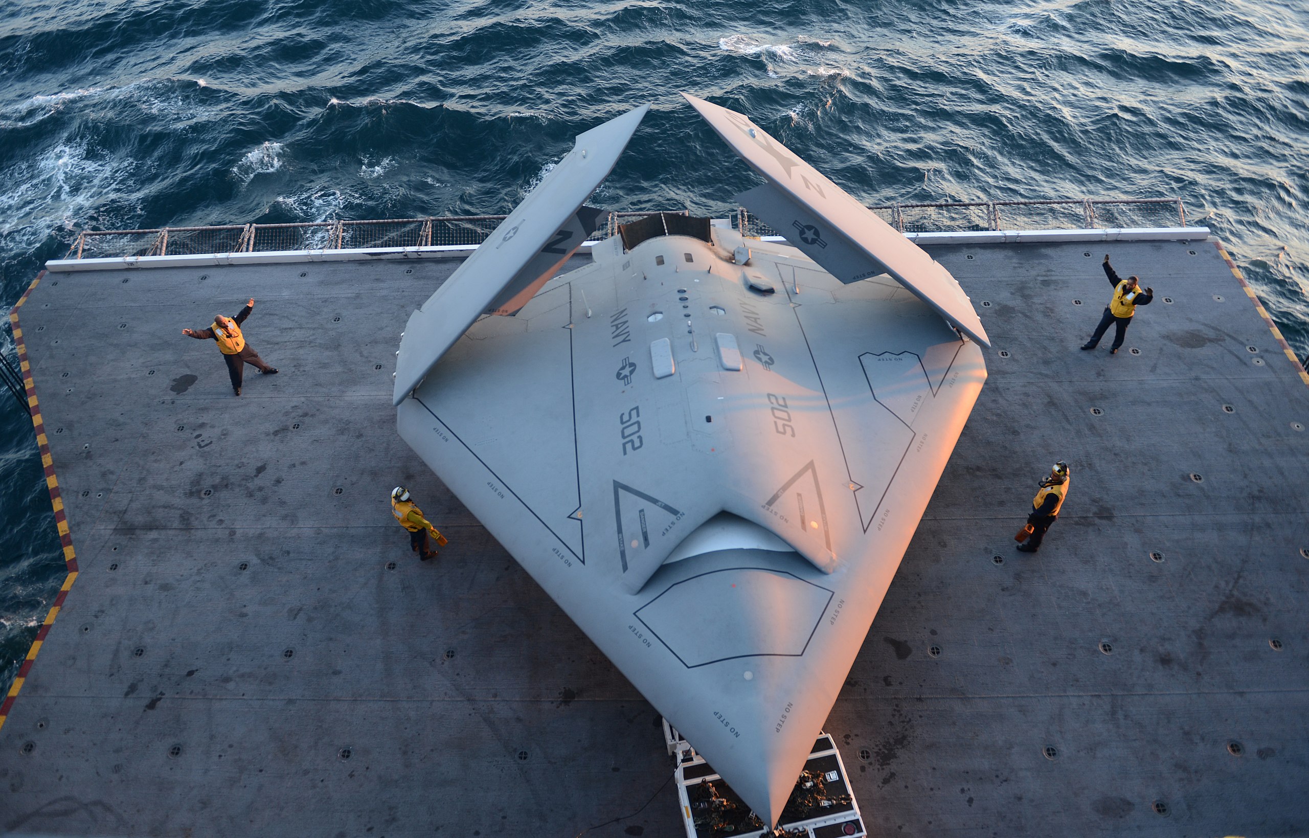 Un misterioso drone stealth simile al Northrop Grumman X-47B è stato avvistato in Cina: ci sono tre versioni di quello che potrebbe essere-9