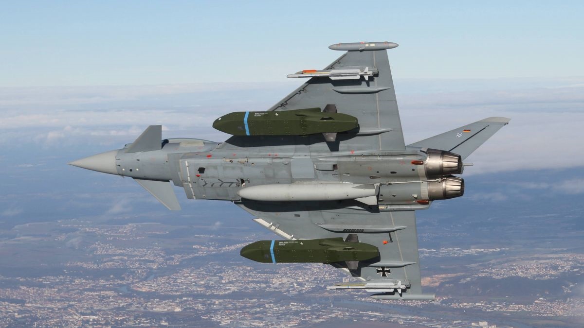 La Germania sta sviluppando il Taurus Neo, un missile balistico modificato con una testata rinforzata e un raggio d'azione fino a 500 km. La Germania sta sviluppando il Taurus Neo, un missile balistico modificato con una testata rinforzata e un raggio d'azione fino a 500 km.