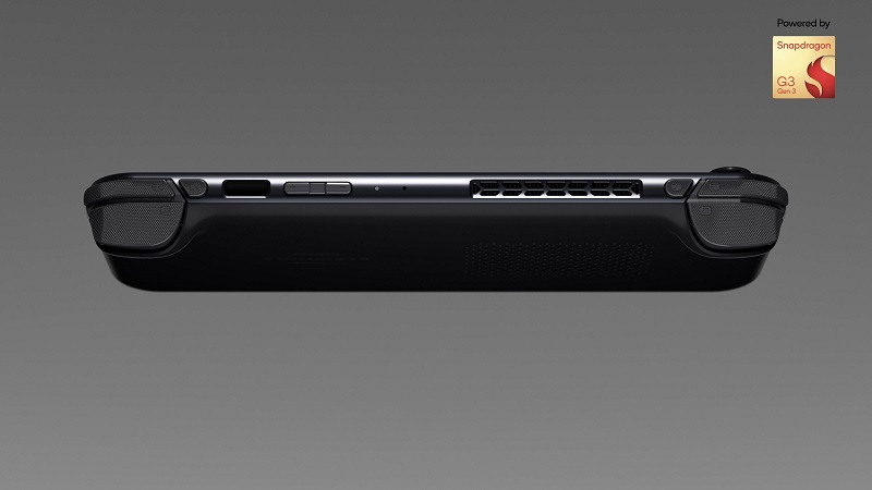 Console portatile Ayaneo Pocket S2 in azione Console portatile Ayaneo Pocket S2 in azione