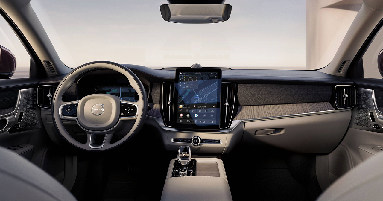 Interno della nuova Volvo S90 con il nuovo schermo