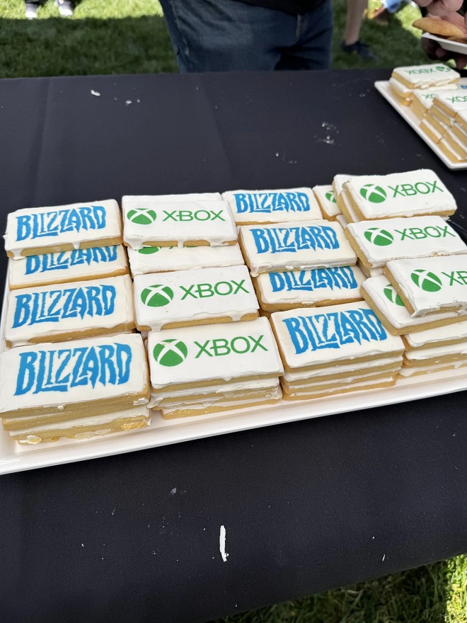 Phil Spencer e i principali dirigenti di Xbox hanno visitato il quartier generale di Blizzard e hanno parlato con il team di sviluppo.-4