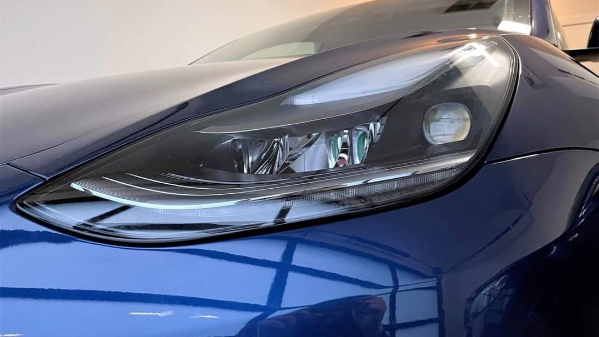 Faro a matrice Tesla Faro a matrice Tesla