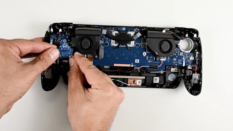 Disassembly of ROG Xbox Ally X on iFixit