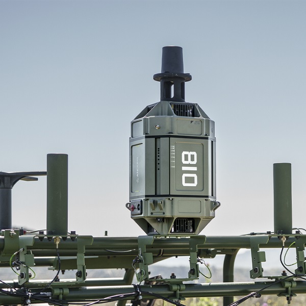 Anduril Industries ha presentato l'innovativo sistema di guerra elettronica Pulsar, che può essere montato a terra, su droni e veicoli terrestri.-3