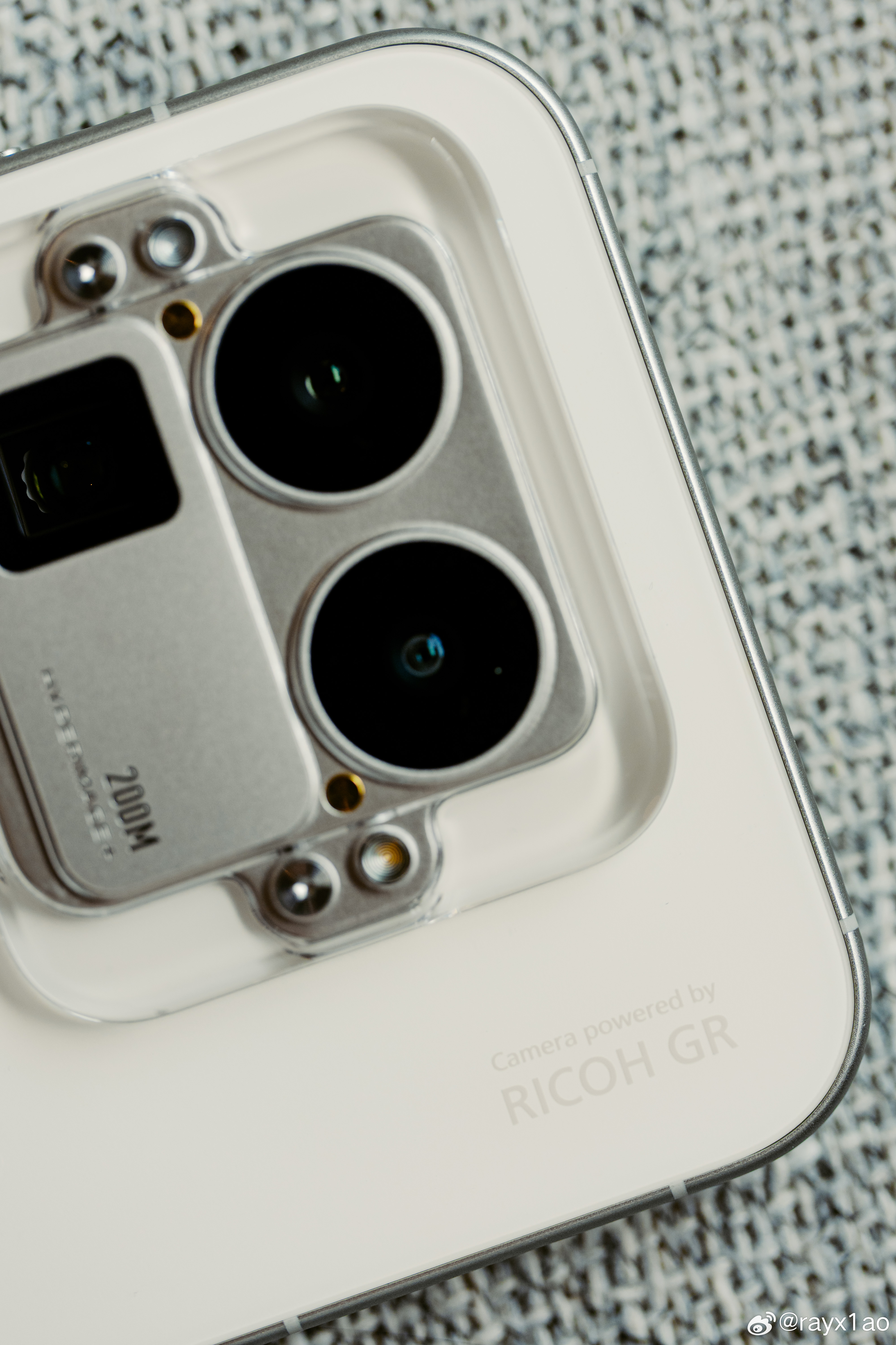 Materiali per moduli fotocamera