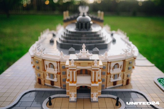 Lego Creators insieme alla piattaforma United24 ha presentato set esclusivi dedicati ai principali monumenti architettonici dell'Ucraina-2 Lego Creators insieme alla piattaforma United24 ha presentato set esclusivi dedicati ai principali monumenti architettonici dell'Ucraina-2