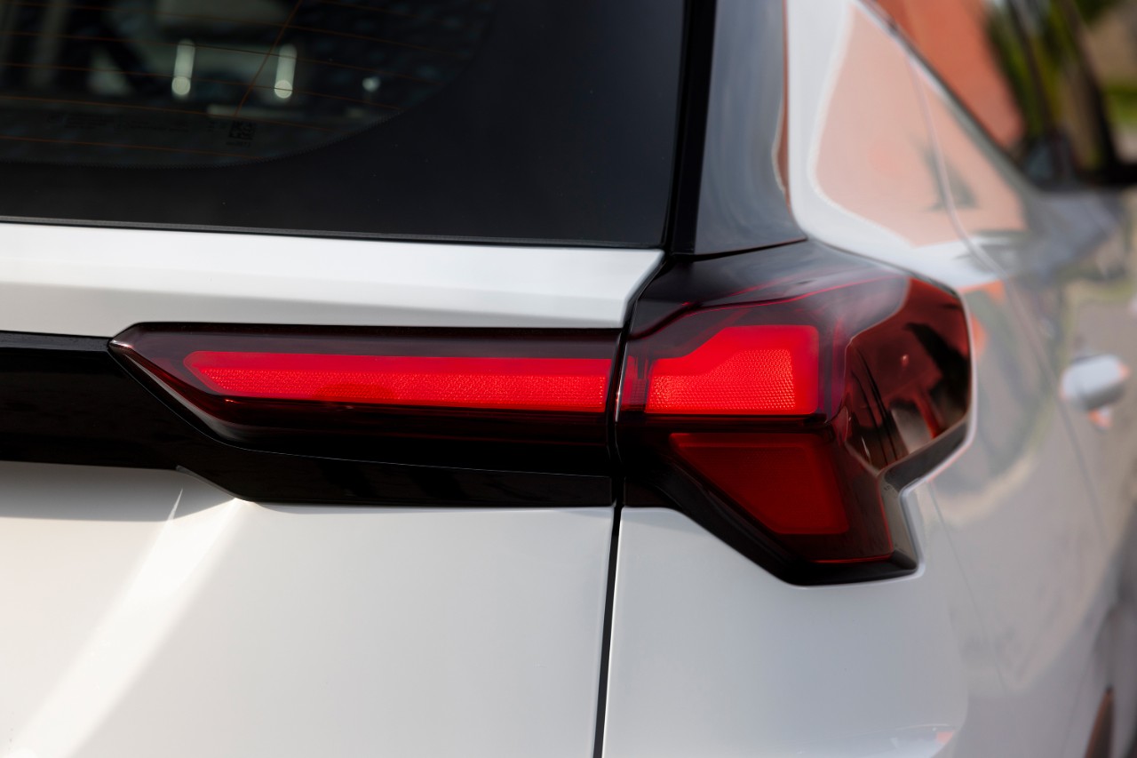 Foto teaser di Chevrolet Bolt 2027 2 Foto teaser di Chevrolet Bolt 2027 2