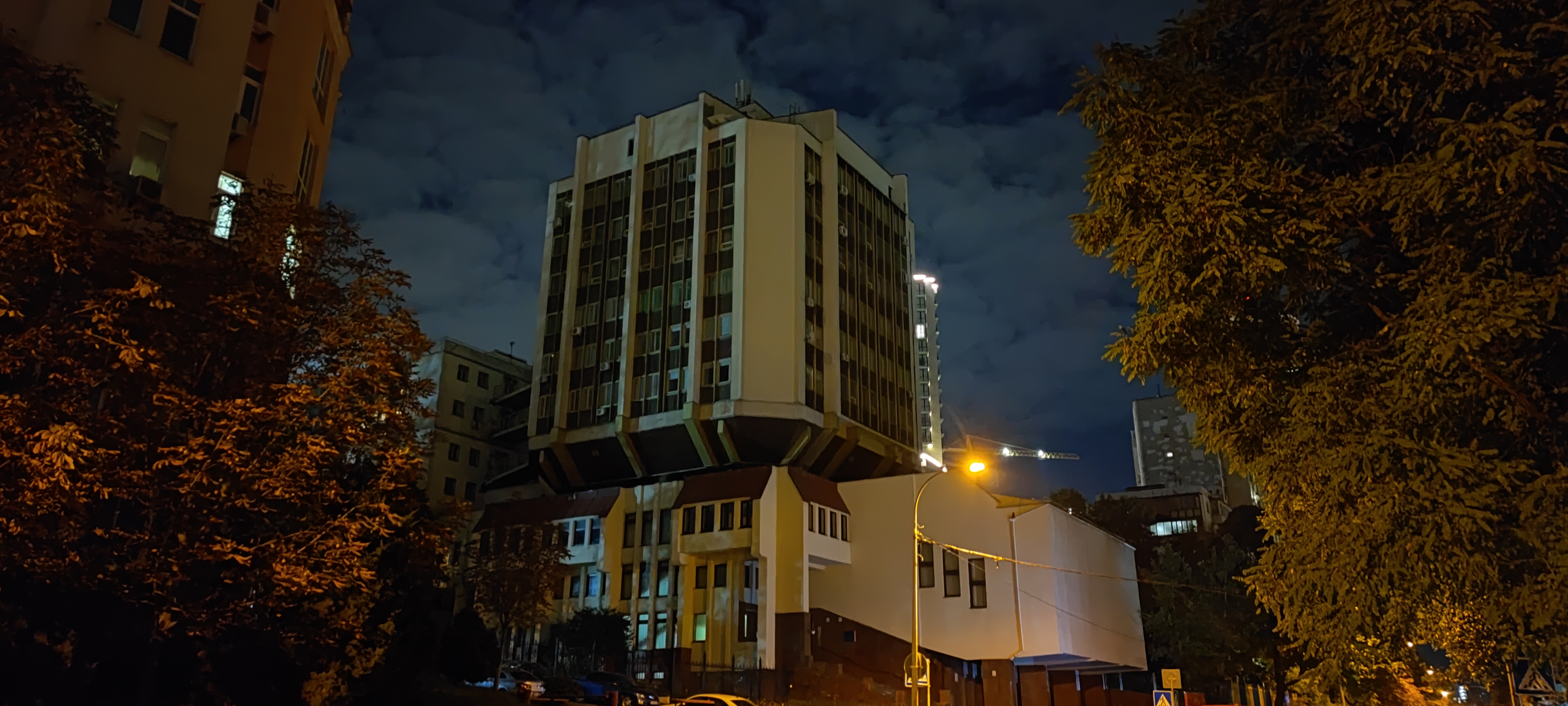 Xiaomi MIX 4 con i miei occhi: una fotocamera frontale sotto lo schermo che davvero non si vede-60 Xiaomi MIX 4 con i miei occhi: una fotocamera frontale sotto lo schermo che davvero non si vede-60