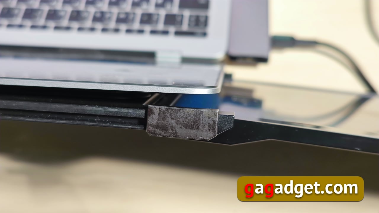 Come raddoppiare lo schermo del tuo laptop e rimanere mobile: la recensione del monitor trasformatore USB Mobile Pixels DUEX Plus-27