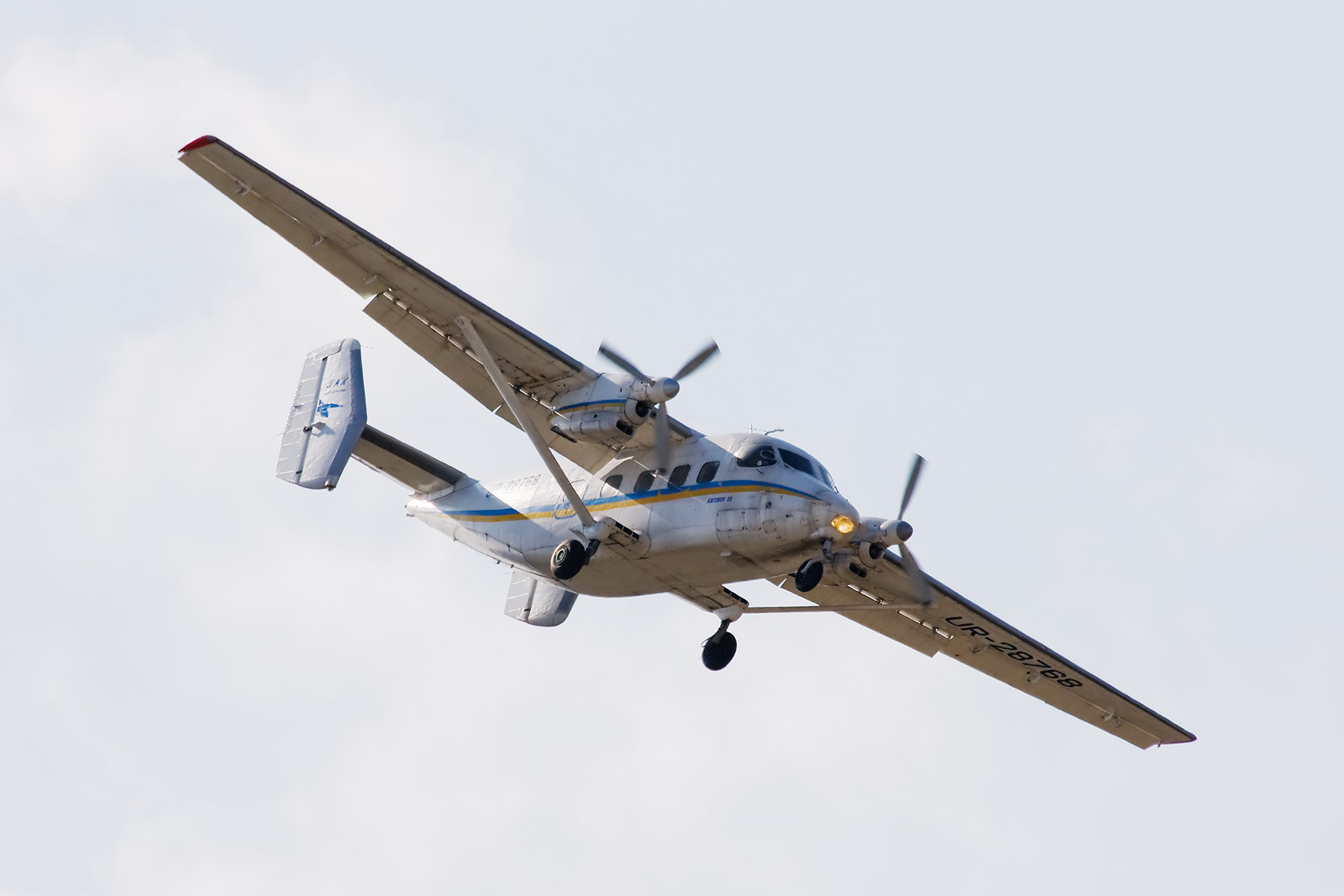 Un aereo An-28. Illustrazione da Wikipedia