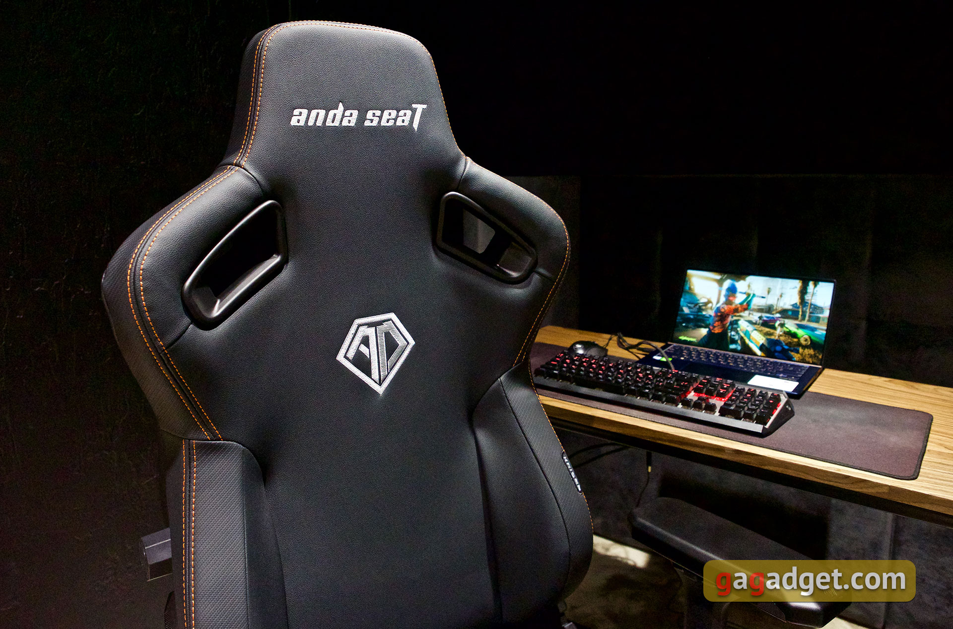 Trono per il gioco: una recensione dell'Anda Seat Kaiser 3 XL-10 Trono per il gioco: una recensione dell'Anda Seat Kaiser 3 XL-10