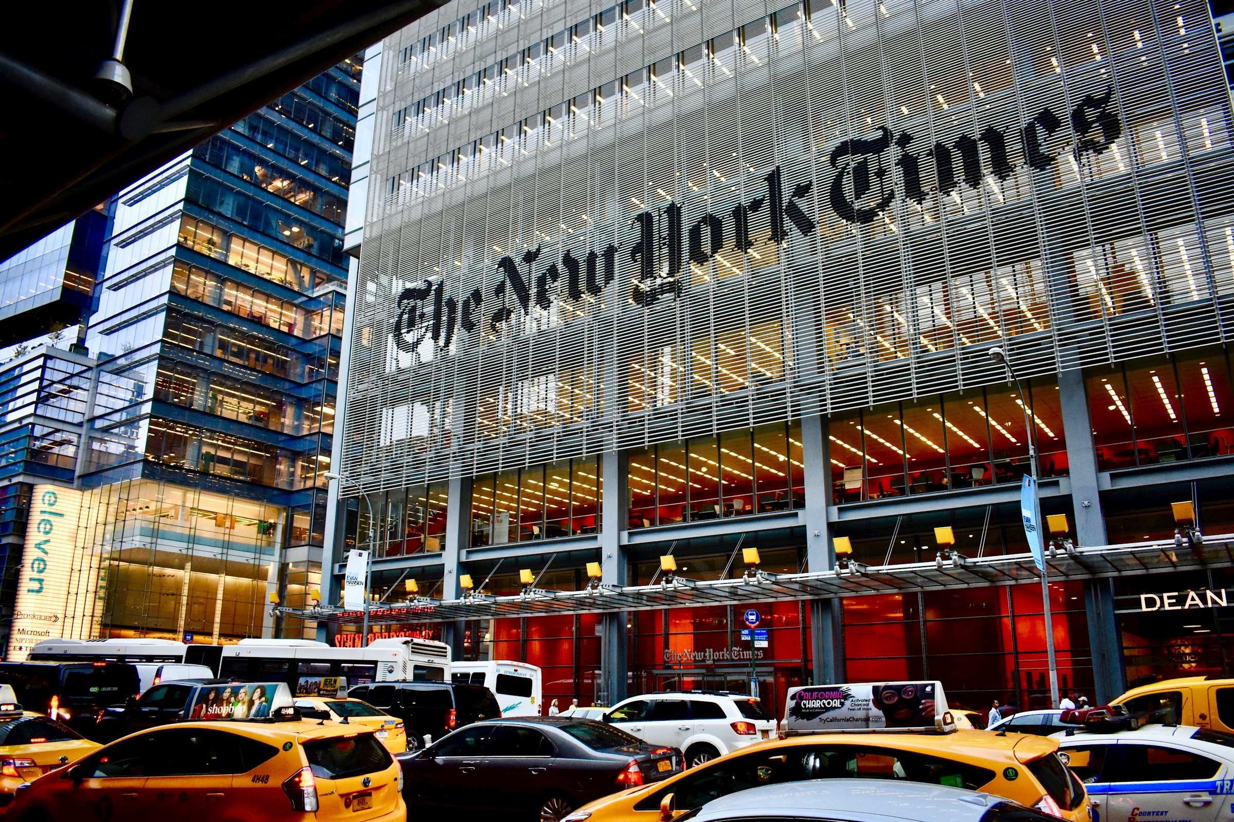 OpenAI ha accusato il New York Times di aver ingannato ChatGPT per riprodurre articoli protetti da copyright. OpenAI ha accusato il New York Times di aver ingannato ChatGPT per riprodurre articoli protetti da copyright.