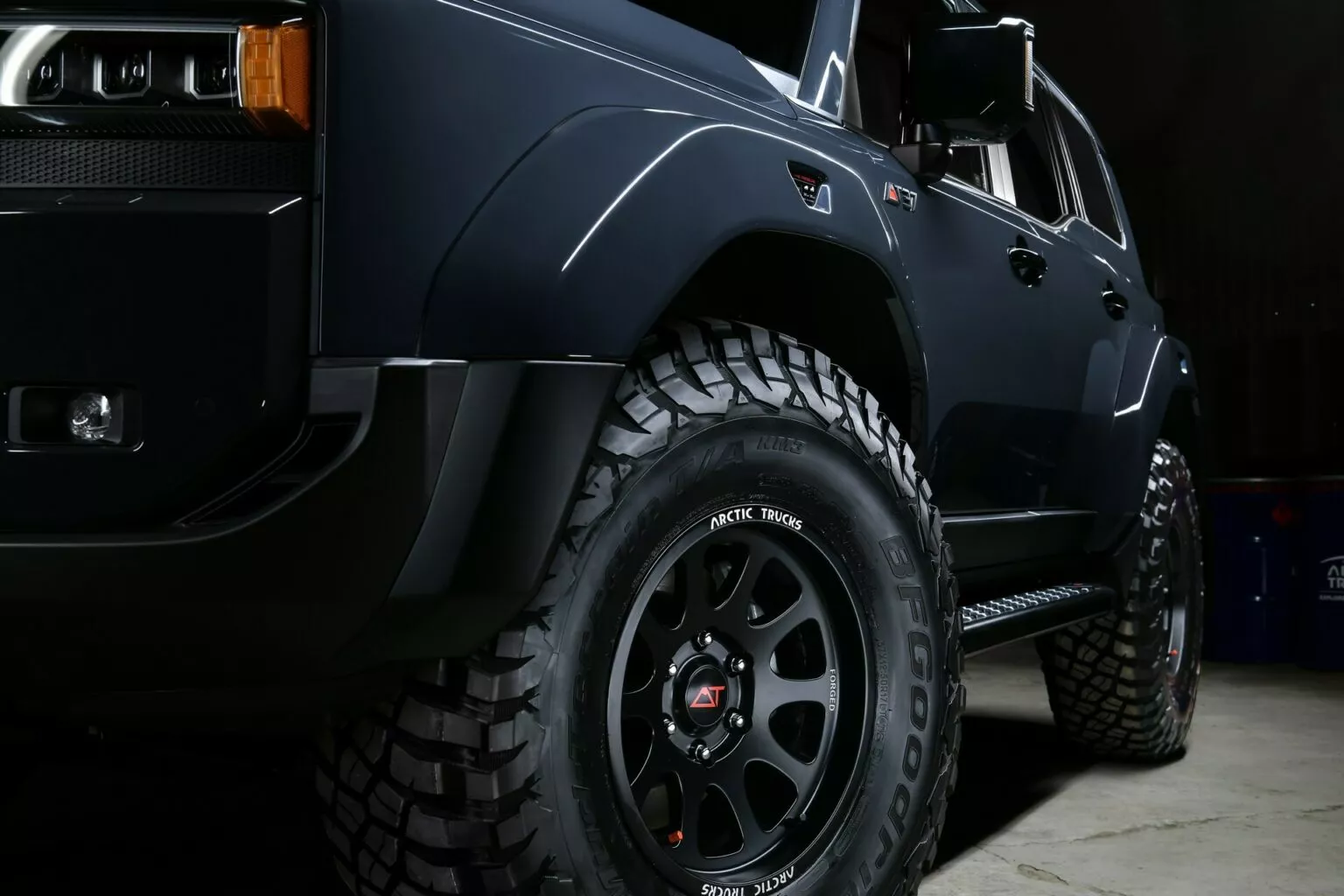 Toyota Land Cruiser 250 AT37 con carrozzeria larga. Toyota Land Cruiser 250 AT37 con carrozzeria larga.