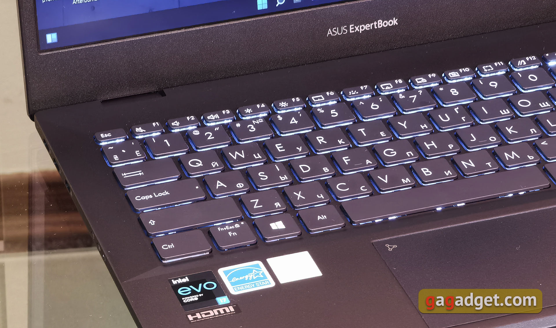 Recensione dell'ASUS ExpertBook B5: un portatile business affidabile con una durata della batteria impressionante-24