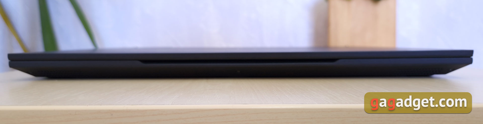 Recensione ASUS ExpertBook B7 Flip (B7402FEA): un notebook aziendale di punta con un case robusto-12