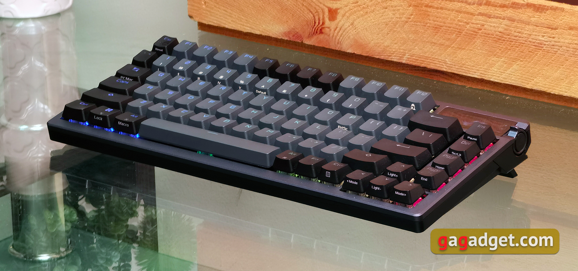 Recensione di ASUS ROG Azoth: una tastiera meccanica senza compromessi per i videogiocatori che non ti aspetti Recensione di ASUS ROG Azoth: una tastiera meccanica senza compromessi per i videogiocatori che non ti aspetti
